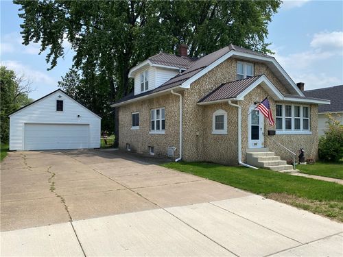 1114 Newman St, Bloomer, WI, 54724-1331 | Card Image