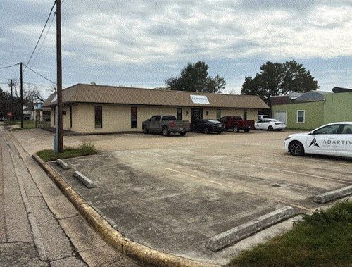 115 N Central Ave, Cameron, TX, 76520-3330 | Card Image