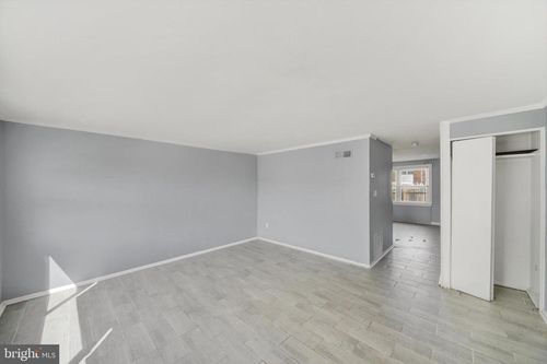 7952 Eastdale Rd, BALTIMORE, MD, 21224-2017 | Card Image