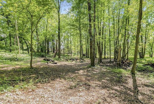 2407 Gale Rd, Eaton Rapids, MI, 48827-9640 | Card Image