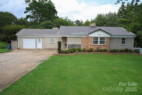923 21st Street Dr Se, Hickory, NC, 28602-9698 | Card Image