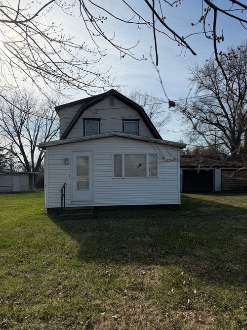 2403 Deets Rd, Sterling, IL, 61081-9260 | Card Image