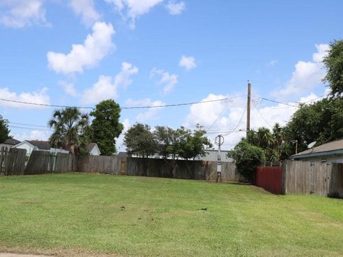 12 Coffee Dr, Chalmette, LA, 70043-4609 | Card Image