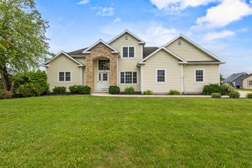 107 Red Fox Drive, Johnson Creek, WI, 53038 | Card Image