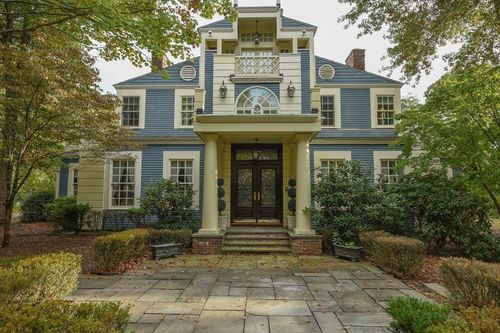 86 Kingsnorth St, Whitinsville, MA, 01588-1052 | Card Image