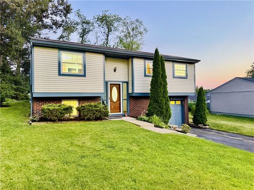 2190 Morning Wind Cir, Bridgeville, PA, 15017-1616 | Card Image