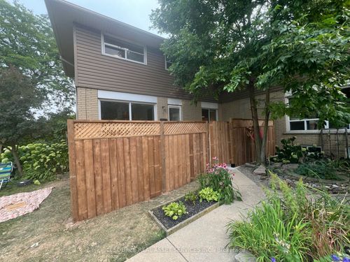 10-914 Mohawk Rd E, Hamilton, ON, L8T2R8 | Card Image
