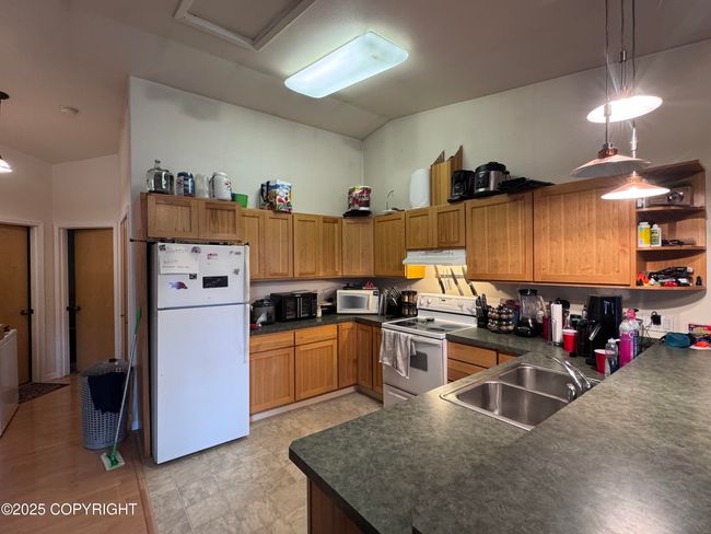 Unit C Kitchen | Image 4