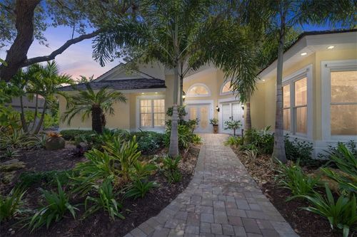 220 Riverway Dr, Vero Beach, FL, 32963-2635 | Card Image