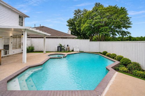 233 Keswick Ln, Mesquite, TX, 75150-8213 | Card Image