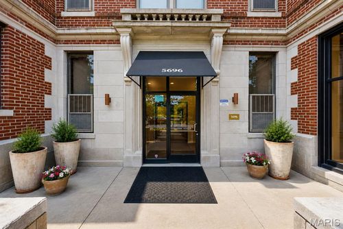 102-5696 Kingsbury Ave, Saint Louis, MO, 63112-1868 | Card Image