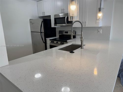 309-492 Nw 165th Street Rd, Miami, FL, 33169-6464 | Card Image