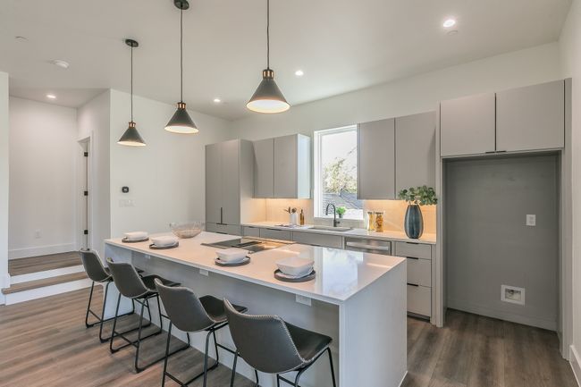 104 - 2210 Shea Rd, Condo with 2 bedrooms, 3 bathrooms and null parking in Dallas TX | Image 7