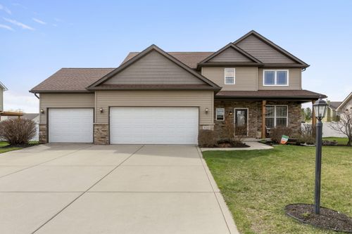 3352 Field Hawk Dr, Valparaiso, IN, 46383 | Card Image