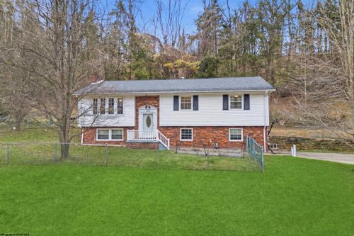 165 Winding Way, Clarksburg, WV, 26301-3452 | Card Image