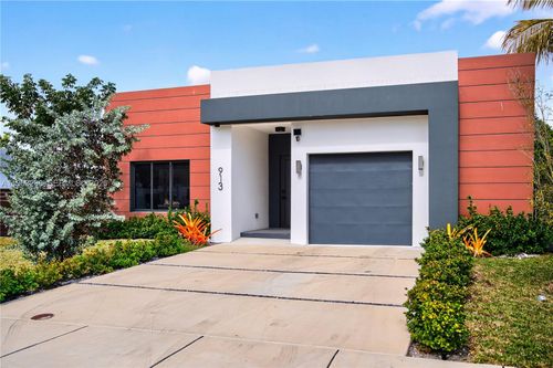 913 Ne 15th St, Fort Lauderdale, FL, 33304-4804 | Card Image