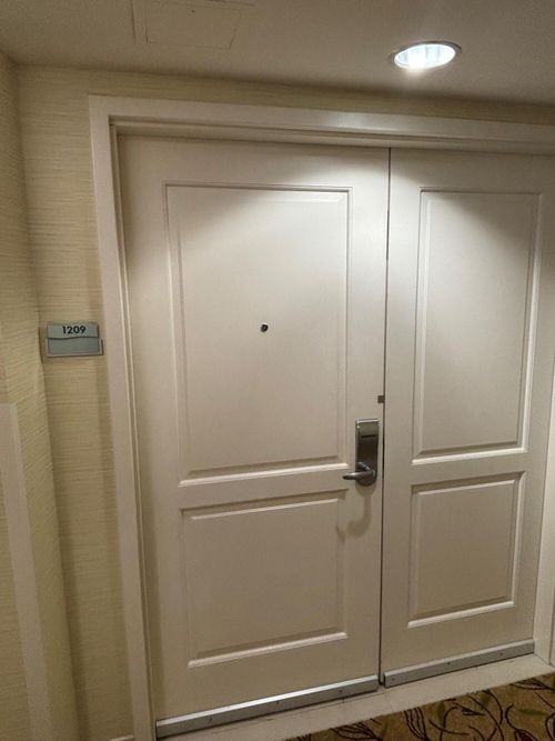 1217-200 S Sycamore St, Branson, MO, 65616-2760 | Card Image