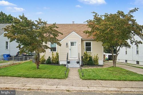 423 E Park Ave, MAPLE SHADE, NJ, 08052-1203 | Card Image