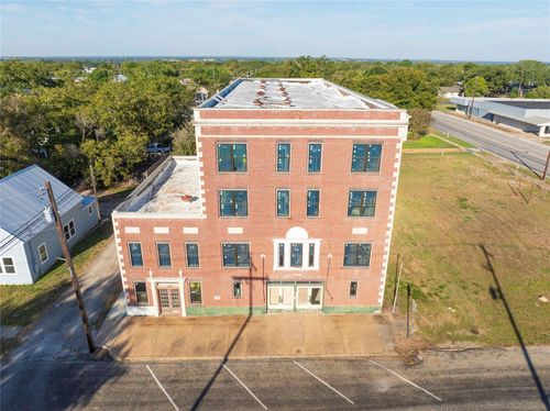 607 Lyons Ave, Schulenburg, TX, 78956-1521 | Card Image