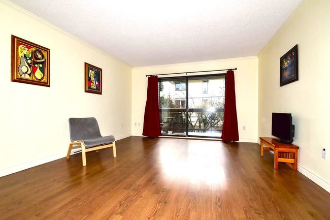 217 - 6105 Kingsway, Condo with 1 bedrooms, 1 bathrooms and 1 parking in Burnaby BC | Image 1