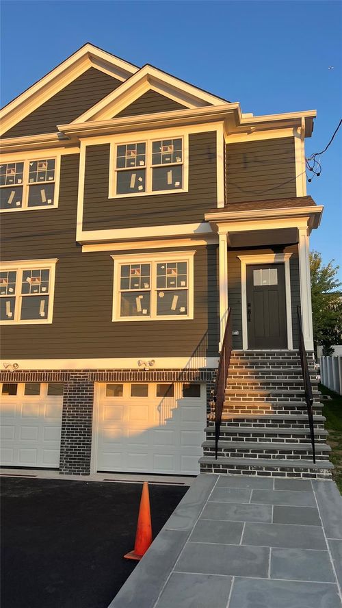 234-234 Gainsborg Ave E, West Harrison, NY, 10604-2102 | Card Image