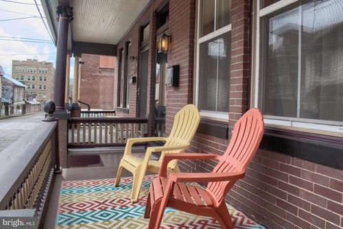 609 E Commerce St, Shamokin, PA, 17872-6734 | Card Image