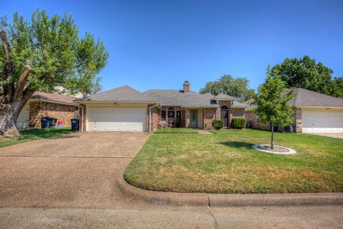 7909 Tree Leaf Ln, Fort Worth, TX, 76123-1379 | Card Image