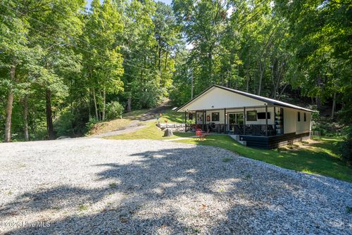 134 Paradise Rd, Robbinsville, NC, 28771-9267 | Card Image