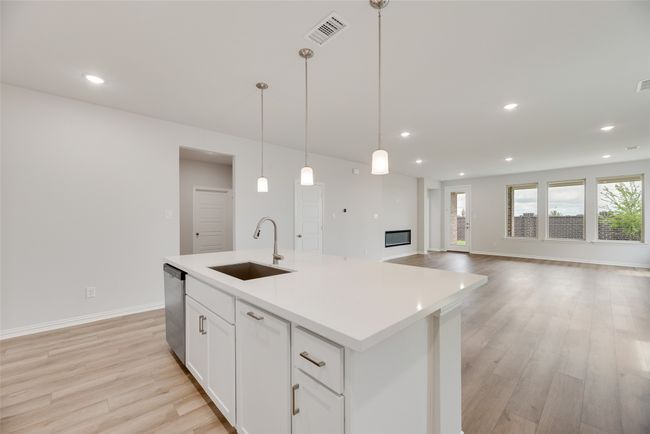 5805 Edward Dr, House other with 4 bedrooms, 4 bathrooms and null parking in Aubrey TX | Image 6