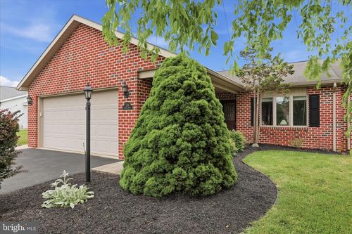 254 Phoenix Dr, CHAMBERSBURG, PA, 17201-4541 | Card Image