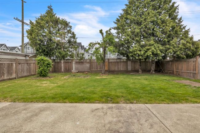 23745 119 B Avenue, House other with 3 bedrooms, 1 bathrooms and 6 parking in Maple Ridge BC | Image 39
