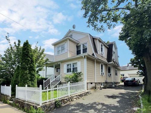 19 Woodrow St, Stamford, CT, 06902-5207 | Card Image