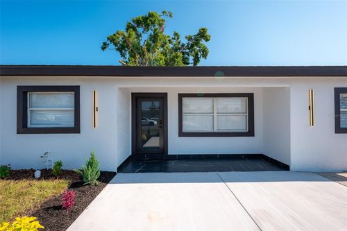 8217 Tanglewood Ln, TAMPA, FL, 33615-4638 | Card Image