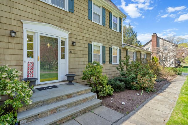 28 Hilltop Dr, House other with 4 bedrooms, 3 bathrooms and 6 parking in Trumbull CT | Image 4