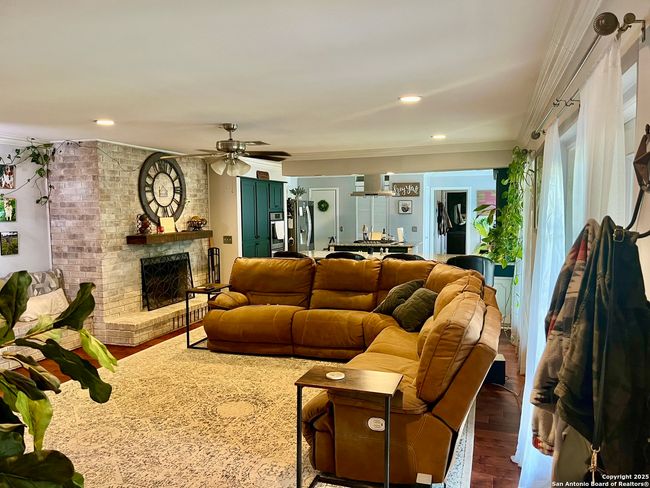 175 Columbus St, House other with 3 bedrooms, 3 bathrooms and null parking in Mcdade TX | Image 10