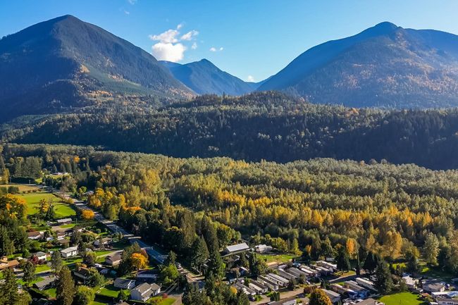 114 - 46511 Chilliwack Lake Road, House other with 2 bedrooms, 1 bathrooms and 2 parking in Chilliwack BC | Image 33