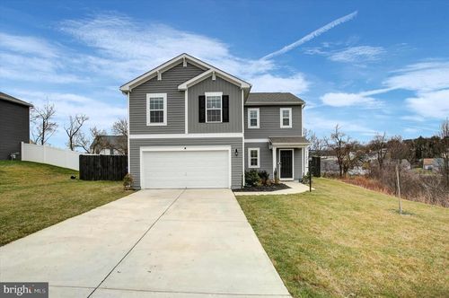 11230 Cross Fields Dr, WAYNESBORO, PA, 17268-7621 | Card Image