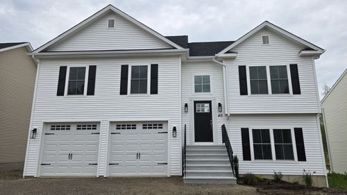 40 Yorktown Rdg, Waterbury, CT, 06704-1563 | Card Image