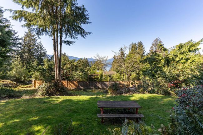 876 Windjammer Road, House other with 4 bedrooms, 3 bathrooms and null parking in Bowen Island BC | Image 25