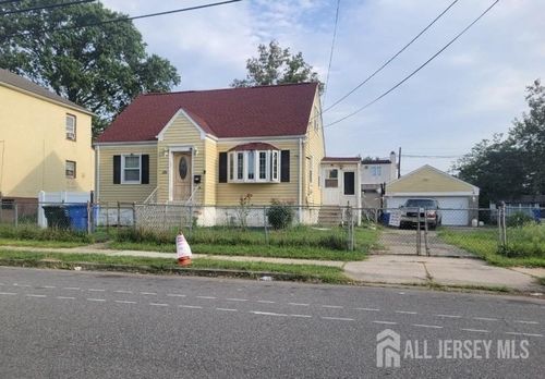 214 Campbell St, Woodbridge, NJ, 07095-2306 | Card Image