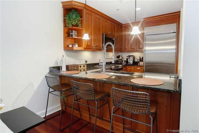 APT-215 - 85 Memorial Rd, Condo with 1 bedrooms, 1 bathrooms and null parking in West Hartford CT | Image 9