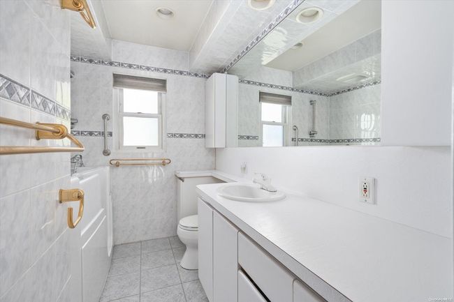 97 Lockwood Ave, House other with 3 bedrooms, 2 bathrooms and null parking in Farmingdale NY | Image 9