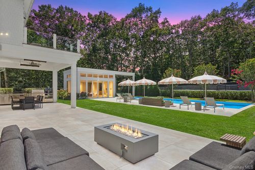 1552 Deerfield Rd, Water Mill, NY, 11976-2150 | Card Image