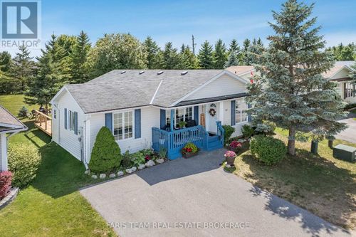 61 Pennsylvania Ave, Wasaga Beach, ON, L9Z3A8 | Card Image