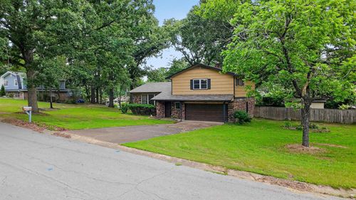 1540 Valley View Dr, Malvern, AR, 72104-6205 | Card Image