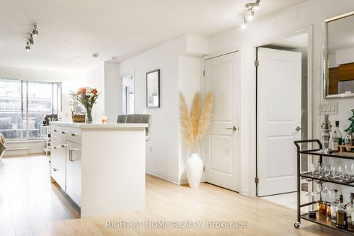 214-125 Western Battery Rd, Toronto, ON, M6K3R8 | Card Image