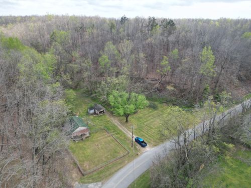 417 Trace Creek Rd, Hohenwald, TN, 38462-5135 | Card Image