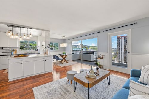 18a-1111 Wilder Ave, Honolulu, HI, 96822-2718 | Card Image