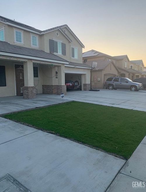 5017 Clear Crystal Dr, Bakersfield, CA, 93313-5651 | Card Image