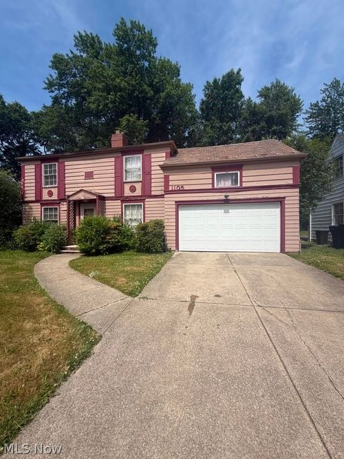 1105 Hereford Rd, Cleveland Heights, OH, 44112-3639 | Card Image